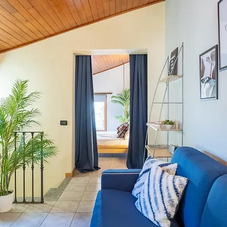 Blue Attic - Historical Center By Rent Apartment Como